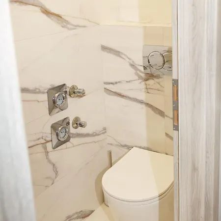 Berzsenyi Apartmanhaz Kaposvar Exterior photo