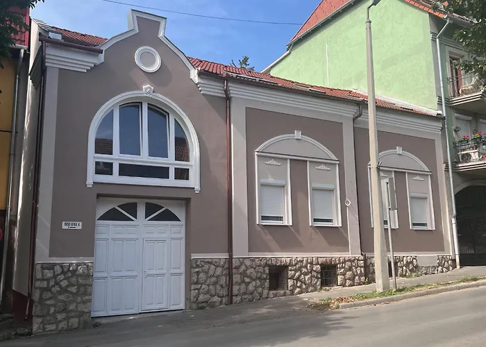 Berzsenyi Apartmanhaz